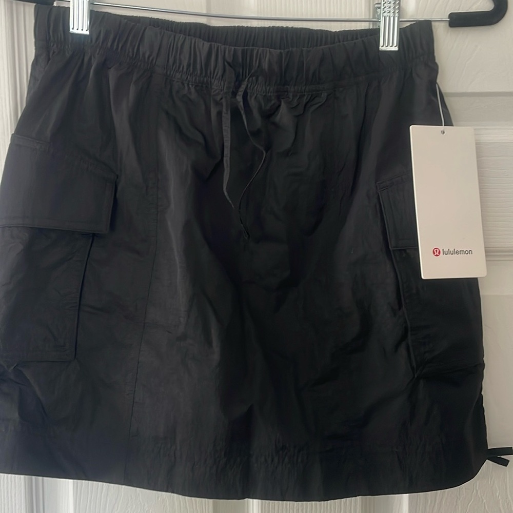 Lululemon Nylon Cargo Mini skirt